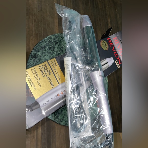 Revlon digital curling iron - Picture 3 of 5